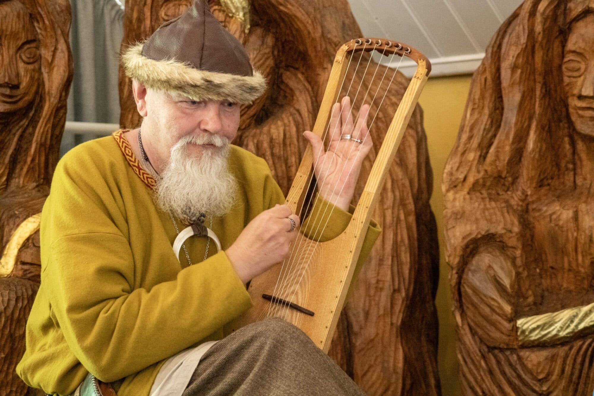 Jens-og-instrument-scaled